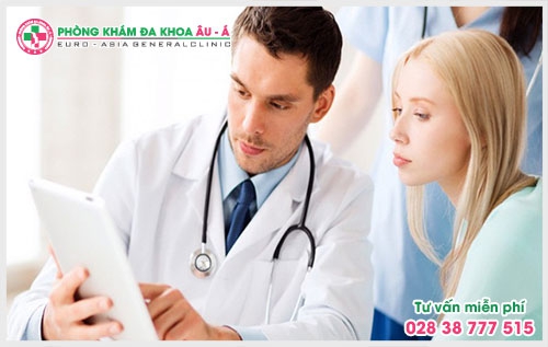 Bệnh vẩy nến trên mặt là một trong những bệnh ngoài da mà rất nhiều người đang thắc mắc tại sao bị bệnh vẩy nến trên da mặt để từ đó có hướng điều trị tốt hơn.