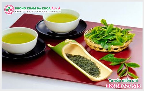 Bệnh vẩy nến trên mặt là một trong những bệnh ngoài da mà rất nhiều người đang thắc mắc tại sao bị bệnh vẩy nến trên da mặt để từ đó có hướng điều trị tốt hơn.